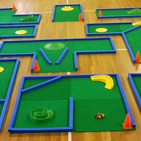 Portable Mini Golf, Mini Putt, Indoor Mini Golf, Golf Card Game, Dubai Golf, Putt Putt Golf, Outside Games, Golf Diy, Crazy Golf