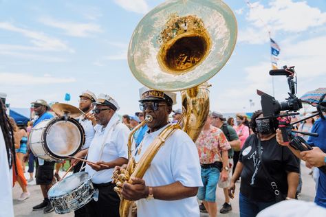 The New Orleans Jazz & Heritage Festival, better known as Jazz Fest, has been celebrating New Orleans culture, food and music for over 50 years. Come see what makes this one of New Orleans' most popular festivals. New Orleans Jazz, Essence Festival, Visit New Orleans, Jazz Fest, Live Oak Trees, Culture Food, Churchill Downs, New Year's Eve Celebrations, Where To Travel