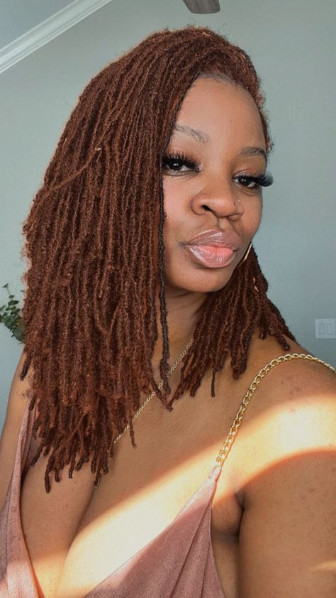 Honey Brown Sisterlocks, Brown Dreadlocks Black Women, Ginger Brown Locs Black Women, Reddish Brown Locs Black Women, Winter Loc Colors, Copper Brown Locs Black Women, Fall Hair Colors For Locs, Chocolate Brown Microlocs, Chestnut Brown Locs