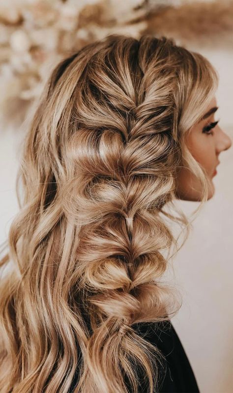 chunky braid, pull through braid, braid hairstyle, summer hairstyle Braided Hairstyles For Summer, Cute Side Braids, Messy Side Braid, Braids Tutorial Easy, Hairstyles For Summer, Tan Skin Blonde Hair, Chunky Braids, Side Braid Hairstyles, Simple Prom Hair