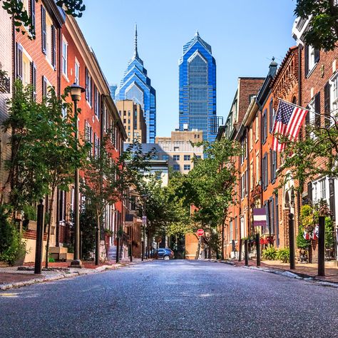 Is there a best time to visit Philadelphia, Pennsylvania? Yes, and it depends on what you’re traveling to the city for. Philadelphia Aesthetic, Philadelphia Usa, Visit Philadelphia, Romantic Weekend Getaways, Romantic Weekend, Philadelphia Pennsylvania, American Cities, Animals Of The World, Weekend Getaways