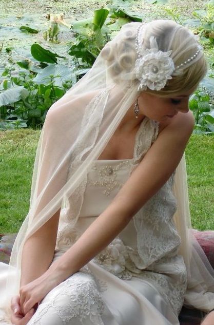 Vintage Bride Veil, 1970s Wedding Veil, Wedding Headscarf, Veil Or No Veil, Beautiful Wedding Hairstyles, Pin Curl, 1920s Fashion Dresses, Mantilla Veil, 1920's Style