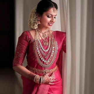 South indain bridal jewellery Kerala Wedding Saree, Designer Dresses Couture, South Indian Wedding Saree, South Indian Bride Saree, Kerala Bride, Bridal Sarees South Indian, Indian Bridal Sarees, Bridal Lehenga Collection, Hindu Bride