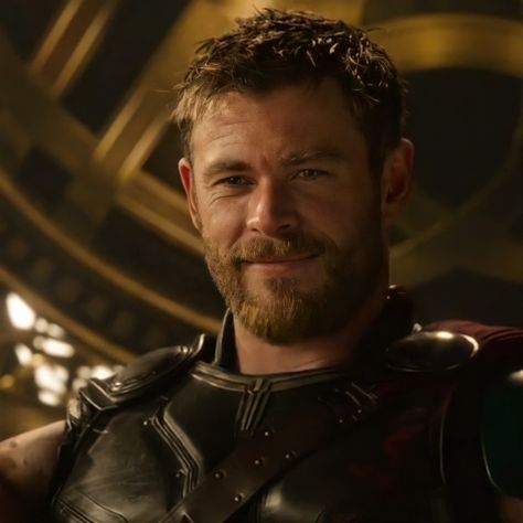 Thor Ragnarok Thor, Thor In Ragnarok, Thor Odinson Icons, Chris Hemsworth Thor Ragnarok, Thor Pictures, Thor Pfp, Thor Odinson Aesthetic, Thor Photo, Thor Chris Hemsworth