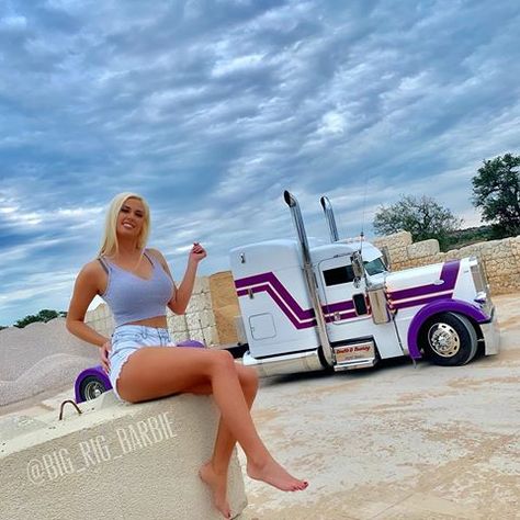 #largecar #bigrig #truckporn #kenworth #w900l #puertorico #slammedsemis #truckingshow Women Truck Driver, Trucks For Sell, Female Trucks, Girl Trucker, Lifted Chevy, Lifted Chevy Trucks, Classic Cars Trucks Hot Rods, Peterbilt Trucks, Big Rig Trucks