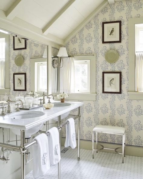 Cathy Kincaid, Veranda Magazine, Feminine Bedroom, Enchanted Home, Hello Lovely, River House, Bathroom Wallpaper, World Of Interiors, Colonial House