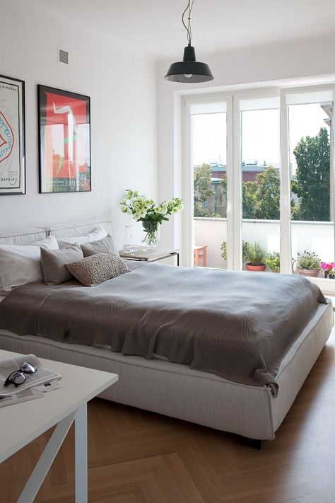 Lovely bedroom in white connecetd with the small Balcony outside Minimalist Dekor, Vintage Bedroom Decor, Interior Design Minimalist, Best Modern House Design, Interior Minimalista, Stylish Apartment, Dekorasi Kamar Tidur, Hauntingly Beautiful, Minimalist Furniture