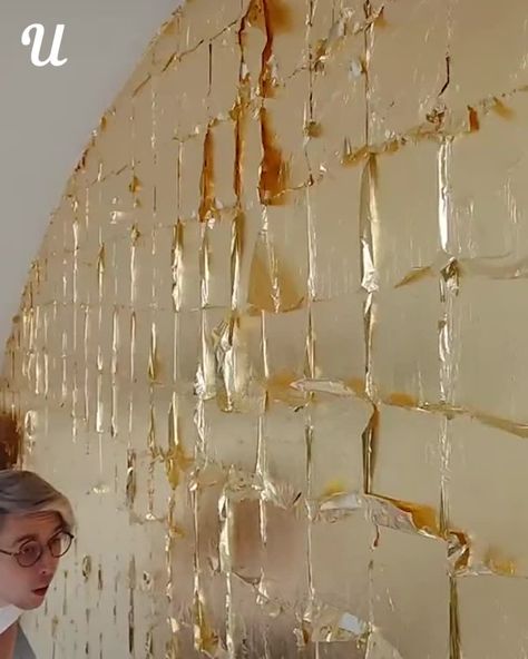 Gold Leaf Interior, Gold Flake Art, Snog Marry Avoid, Metallic Paint Walls, Gold Foil Wall, Metallic Painting, Gold Leaf Wall, Faux Walls, Cracked Wall