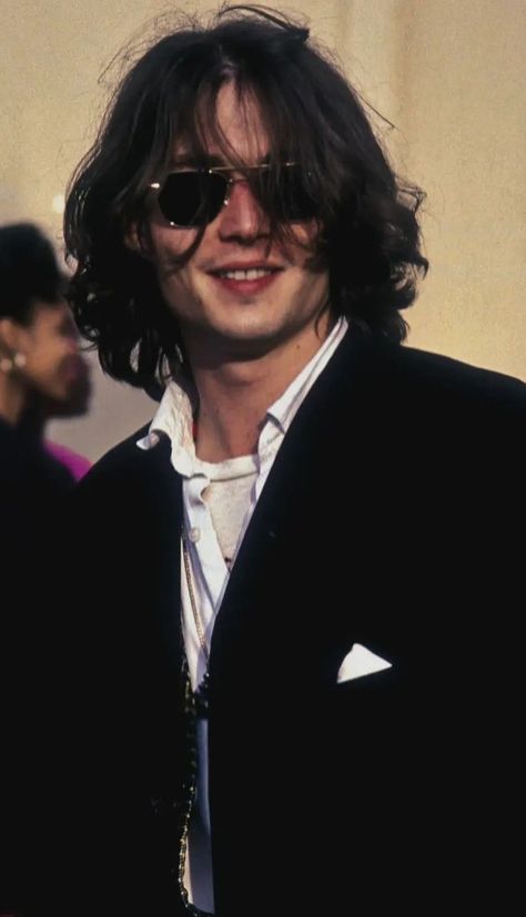 Johnny Depp 90s Long Hair, Jonny Depp Long Hairstyle, Johny Depp 90's, 80s Hair Men, Johnny Depp Hair, Johnny Depp Long Hair, Johnny Depp 90s, Johnny Depp Hairstyle, جوني ديب