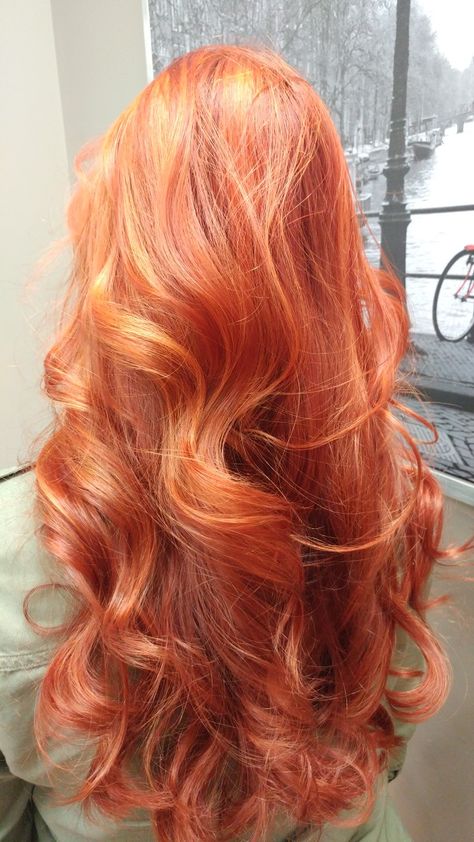 #Haircolor #coloración Red And Ginger Hair, Long Ginger Hair, Long Orange Hair, Cheveux Oranges, Red Hair Inspo, Ginger Hair Color, Long Red Hair, Hair Inspiration Color, Orange Hair