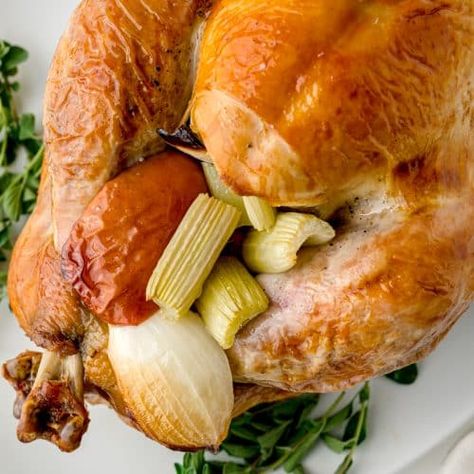 Cheesecloth Turkey, Best Roast Turkey Recipe, Perfect Turkey Recipe, Turkey Rub Recipes, Thanksgiving Turkey Treats, Best Roasted Turkey, Best Turkey Recipe, Turkey Seasoning, Juicy Turkey