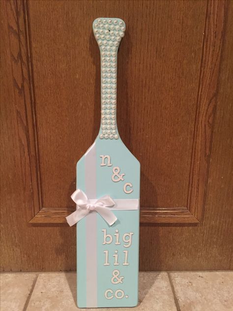 #paddle #tiffany #srat #gphib #gphi #tiffanyblue #pearls #DIY #bow #gamma #Phi #beta Blue Sorority Paddle, Paddle Sorority Big, Phi Mu Crafts, Sisterhood Ideas, Paddle Sorority, Big Little Paddles, Big Sam, Paddle Ideas, Greek Paddles