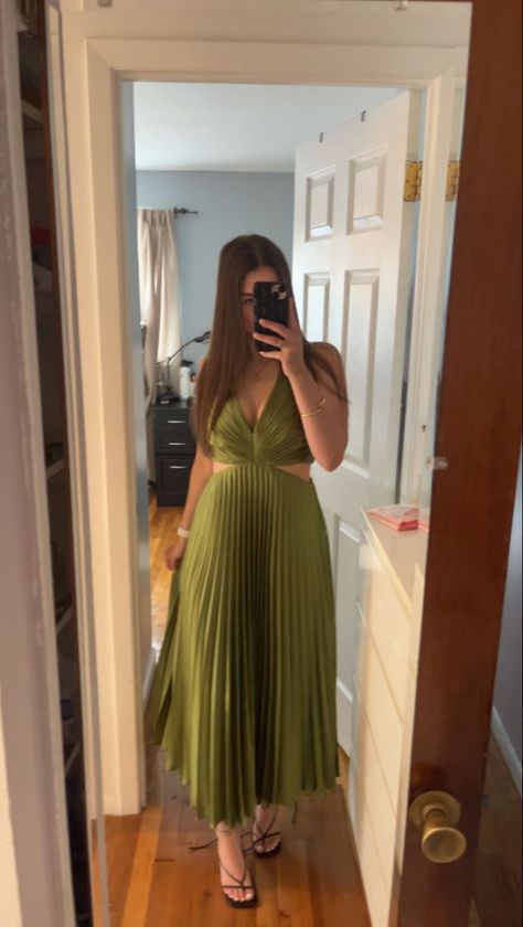 Midsize Dress Wedding Guest, Irish Wedding Guest Outfit, Forest Wedding Guest Outfit, Abercrombie Wedding Guest Dress, Curvy Wedding Guest Dress, Olive Green Wedding Guest Dress, Midsize Dresses Wedding Guest, Green Wedding Dress Guest, Mid Size Wedding Guest Dress