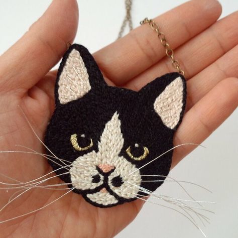 Punch Needle Ideas Inspiration, Punch Pano, Paper Mache Paste, Drawing Cats, Punch Needle Patterns, Cat Keychain, Handmade Coasters, Punch Needle Embroidery, Needle Punch