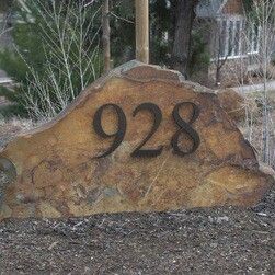 Address on rock -- or with a light Rock House Number Ideas, Rock With Address House Numbers, House Number On Stone, Boulder House Number, Stone Address Marker Rocks, Stone House Number, House Driveway, Address Stone, Driveway Garden