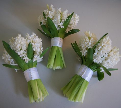 White Hyacinth Wedding Bouquets Wedding Bouquets September, Hyacinth Wedding, Hyacinth Bouquet, White Hyacinth, Small Wedding Bouquets, Bridesmaid Bouquet White, Cyprus Wedding, White Bridesmaid, Bridesmaid Bouquets