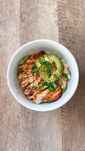 Chicken Rice And Avocado, Chicken And Rice Protein Bowl, Egg Avocado Rice Bowl, Chicken Avocado Rice Bowl, Chicken Avocado Bowl, Brown Rice Chicken Bowl, Chicken Avocado Rice, High Protein Teriyaki Chicken Bowl, Chicken Bowls Healthy