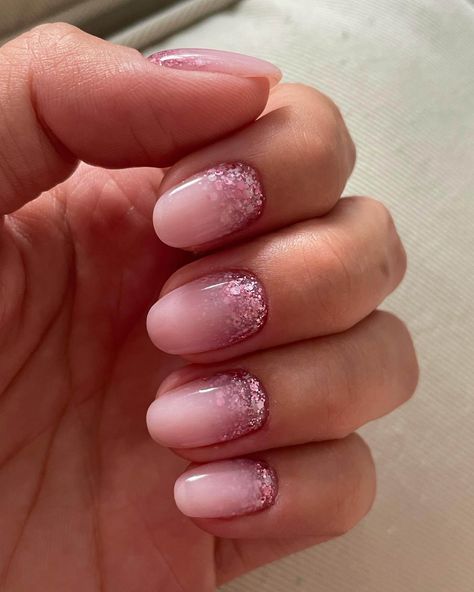 Pink Wedding Manicure, Light Nails With Glitter, Pastel Pink Nails With Glitter, Light Pink Nails With Glitter Short, Gel Manicure Ideas For Short Nails Pink, Manicure Ideas For Short Nails Pink, Glitter Pink Nail Designs, Light Pink Nails With Glitter Accent, Nail Inspo Pink Glitter