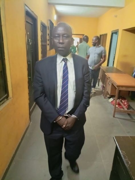 Police arrest barrister seen assaulting wife in viral video - Daily Post Nigeria Nigeria Police, Housing Estate, Police Arrest, State Police, Viral Video, Law And Order, Entertainment News, Viral Videos, Collage