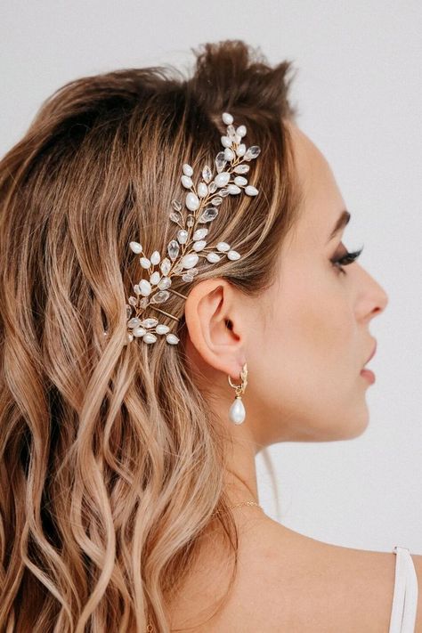 Wedding Hair With Barettes, Hair Vine Short Hair, Bride Hair Clip, Diamond Hair Accessories, Bridal Hair With Pearls, Gold Headpiece Wedding, Gold Bridal Hair Accessories, Pearl Hair Piece, Crystal Hair Clips