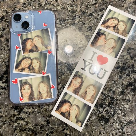 little photobooth inspo, idk me and my friend are the coolest 🤭 Polaroid Phone Case Ideas Aesthetic, Polaroid Cases, Diy Bff, Homemade Phone Cases, Bff Phone Cases, Friendship Pics, Clear Phone Case Design, Photo Phone Case, Matching Phone Cases