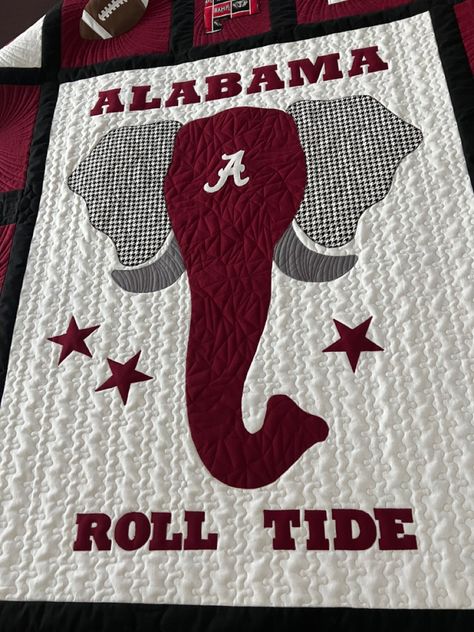 Alabama Quilts Pattern Roll Tide, Alabama Quilt, Quilt Tips, College T Shirts, Roll Tide, Special People, Alabama, Quilt Patterns, Quilting