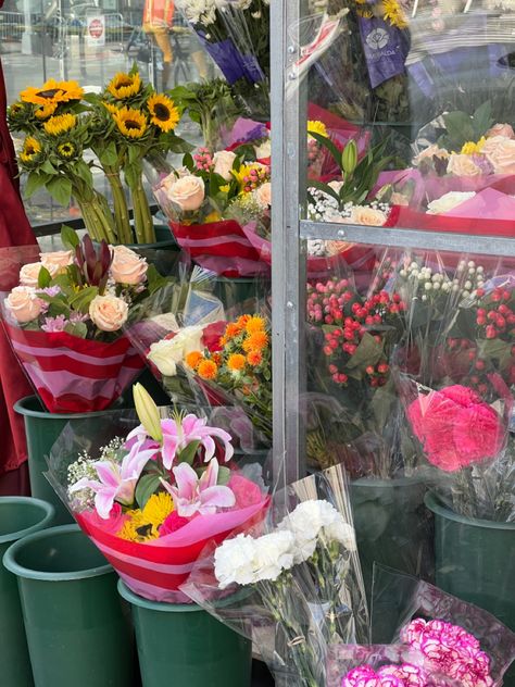 nyc, nyc flower shop, new york city, nyc aesthetic Nyc Flower Shop, Nyc Aesthetic, Flower Shop, York City, New York City, New York, Instagram Photos, Photo And Video, Instagram Photo