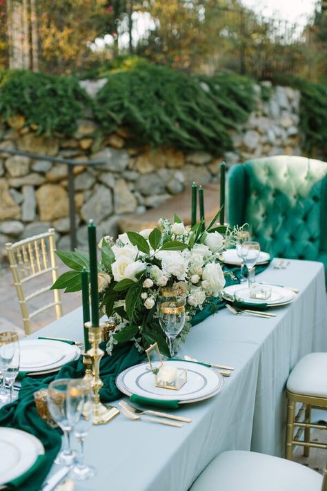 emerald gold wedding tablescape - #WeddingInspiration #WeddingIdeas #Weddingblog #weddingphotography #weddingdecor #weddingdecorIdeas #knotsvillaweddings #Knotsvilla #Canadaweddingblog #emeraldwedding #emeraldweddingIdeas - Emerald Wedding decor - Emerald Green Wedding Ideas Emerald Wedding Decor, Emerald Wedding Colors, Emerald Green Wedding, Green Wedding Inspiration, Best Wedding Colors, Gold Wedding Inspiration, Green Themed Wedding, Emerald Green Weddings, Green Wedding Colors