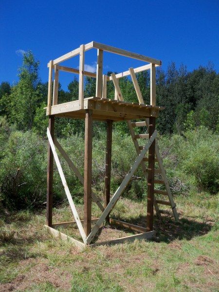 Tower Deer Stands, Homemade Deer Blinds, Tree Stand Hunting, Deer Hunting Stands, Deer Blinds, Deer Stand Plans, Hunting Stands, Deer Stands, Deer Blind