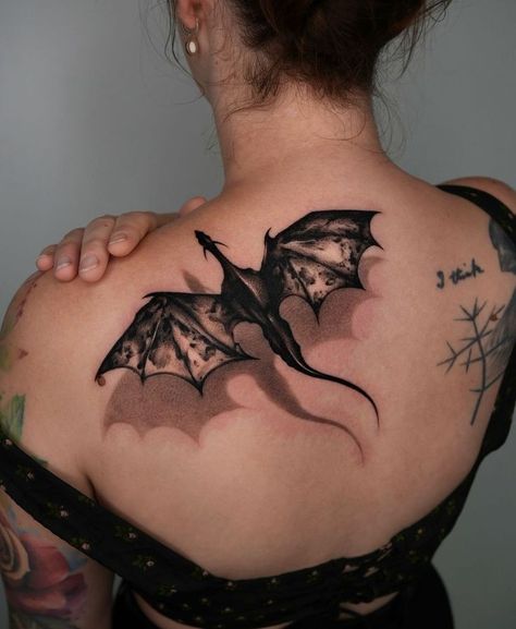 dragon tattoo Dragon Back Tattoo, Dragon Tattoo Shoulder, Shadow Tattoo, Dragon Tattoo For Women, Scary Tattoos, Tatuaje A Color, Dragon Tattoo Designs, Tattoo Style Drawings, Drop Shadow