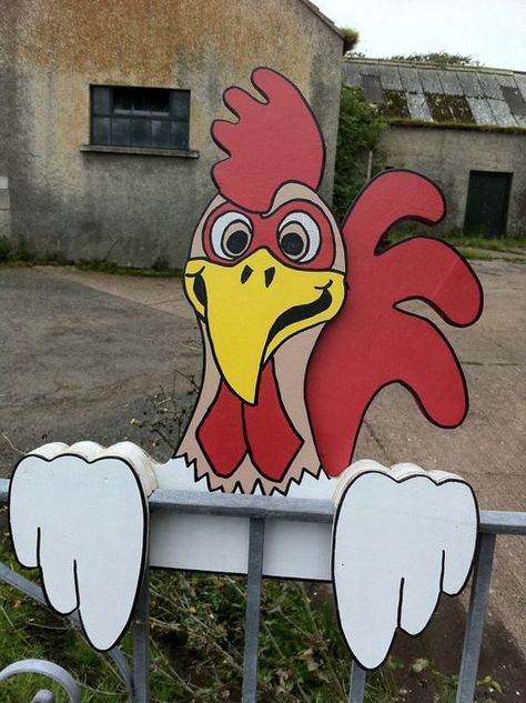 Modern Woodworking Projects, Wood Yard Art, Fence Art, Woodworking For Kids, Wood Animal, Fence Gate, Wooden Projects, Wooden Animals, A Chicken