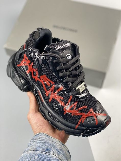 Top quality, luxury goods, replicas! WhatsApp: +971547754718 We are bassed in Hong kong China also in UAE And we factory, producing all the luxury goods, contact me to check the catalogue and prices, I will give you the price! tags:#men's #shoes #fashion #style #sneakers #love #shopping #nike #model #instagood #ootd #sneakerhead Street Wear Outfits, Balenciaga Shoes, Style Sneakers, Low Top Sneakers, Luxury Goods, Black Love, Shoes Fashion, Sneaker Head, Low Top