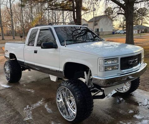 Chevy 1500 Lifted, Big Chevy Trucks, Squatted Trucks, Cummins Diesel Trucks, Lifted Gmc, Ford Obs, Lifted Silverado, Obs Chevy, Obs Truck