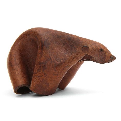 Leather Animals, Leather Sculpture, Art Du Cuir, Diy En Cuir, Diy Leather Projects, Bear Sculptures, Tooled Leather Bag, Leather Diy Crafts, Leather Scraps