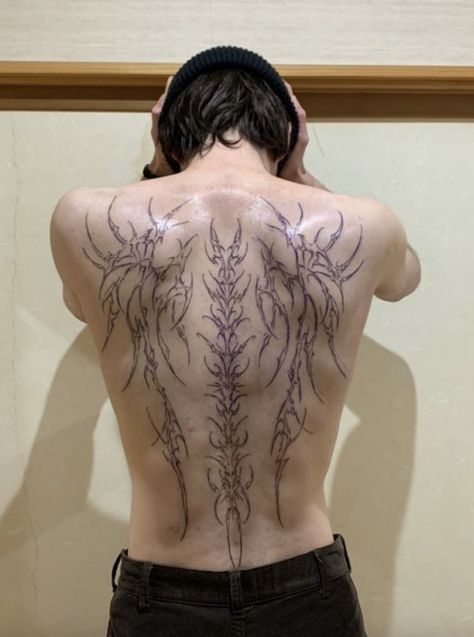 Blitz Tattoo, Back Tattoos Spine, Wing Tattoo Men, Optical Illusion Tattoos, Illusion Tattoos, Animal Tattoo Ideas, Funky Tattoos, Sigil Tattoo, Sharpie Tattoos