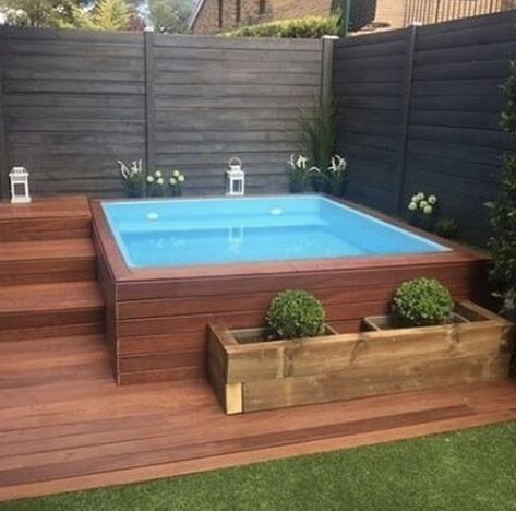 Terrace Fence, Ideas De Piscina, Cocktail Pool, Design Per Patio, Kleiner Pool Design, Hot Tub Patio, Modern Courtyard, Hot Tub Ideas, Wooden Terrace