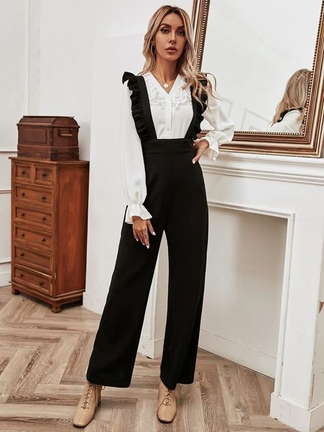 Jumpsuit Outfit Casual Hijab, Graduation Jumpsuit Outfit, Jumpsuit Hijab, Suspender Jumpsuit, Outfit Elegantes, Classy Jumpsuit, Leather Skirt Outfit, Black White Jumpsuit, Corporate Dress