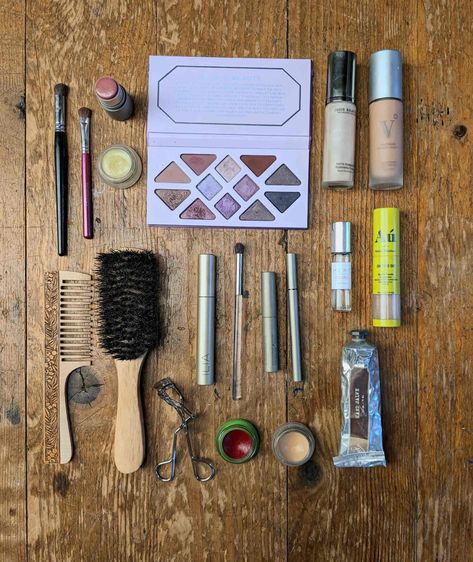 Minimalist Make Up Collection, Low Waste Makeup, Minimalistic Makeup Collection, Capsule Makeup Collection, Small Makeup Collection, Minimal Makeup Collection, Minimalist Makeup Collection, Makeup Capsule, Capsule Makeup