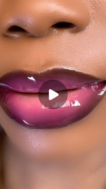 Glossy Ombre Lips, Purple Ombre Lipstick Black Women, Lipstick Ideas For Small Lips, Pink Lipstick For Dark Skin, Pink Lip Makeup Look, Dark Skin Red Lipstick, Lip Combo Dark Skin, Pink Lipstick Makeup Look, Lipstick For Dark Lips