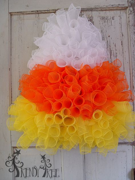 Candy Corn Wreath Tutorial - Trendy Tree Blog| Holiday Decor Inspiration | Wreath Tutorials|Holiday Decorations| Mesh & Ribbons Candy Corn Crafts, Corn Wreath, Diy Deco Mesh Wreath, Candy Corn Wreath, Candy Corn Decorations, Deco Mesh Wreaths Tutorials, Deco Mesh Wreaths Diy, Halloween Deco Mesh, Mesh Wreath Tutorial