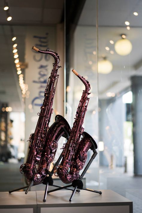 Another pic of the rather pretty Cannonball Black Ruby alto and tenor. Jazz Saxophone, Saxophone Music, Black Ruby, Saxophones, Band Nerd, Brass Instruments, Alto Sax, Tenor Sax, Tenor Saxophone