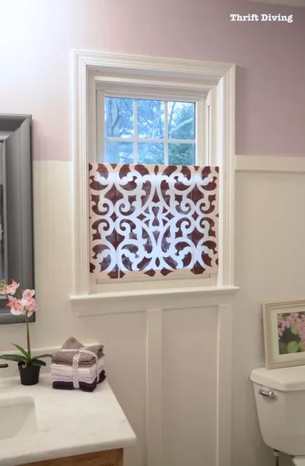 10 DIY Privacy Screen Plans Bathroom Window Decor, Bathroom Windows In Shower, Window Privacy Screen, Bathroom Window Privacy, Bathroom Window Coverings, Window Coverings Diy, Small Bathroom Window, Privacy Blinds, Diy Privacy Screen