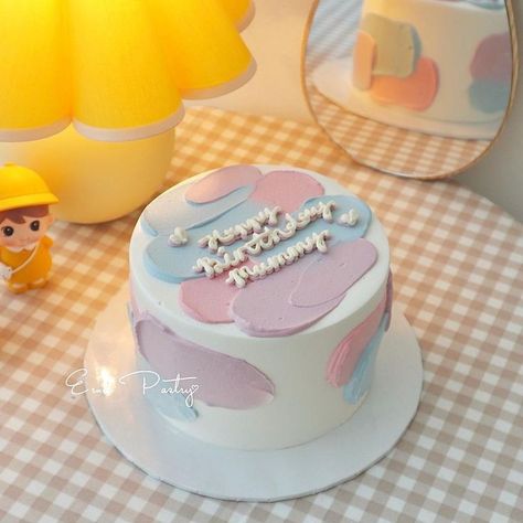 Army Birthday Cakes, 14th Birthday Cakes, Small Birthday Cakes, Cake For Boyfriend, Candy Birthday Cakes, Cake Cafe, Simple Cake Designs, Mini Cakes Birthday, Creative Birthday Cakes