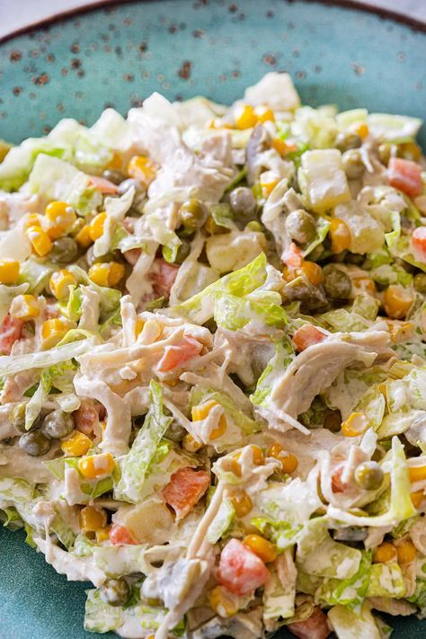 Ensalada de Pollo (Mexican chicken salad) Mexican Chicken Salad, Lite Meals, Chicken Potato Salad, Chicken Salad Croissant, Mexican Chicken Salads, Boiled Chicken Breast, Mexican Chicken Recipes, Weight Watchers Chicken, Dish Ideas