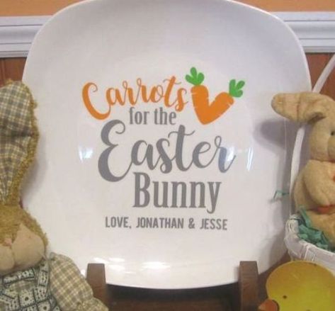 Easter Bunny Plate, Cricut Maker Ideas, Bunny Dishes, Spring Craft Ideas, Cricut Maker Projects, Easter Plates, Bunny Plates, Vinyl Creations, Tier Trays