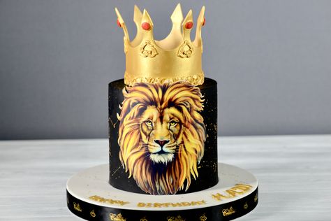 King Crown Cake, Gangster Party, King Cakes, Lion Crown, Fondant Ideas, Halloween Crafts Preschool, Lion King Cakes, Crown Cake, Crafts Preschool