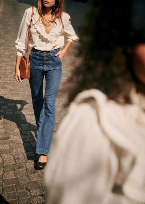 Sezane Jeans Outfit, How To Be Stylish, Sezane Aesthetic, Sezane Shirt, True Summer Outfits, Sezane Winter, Sezane Style, Feminine Jeans, Sezane Outfit