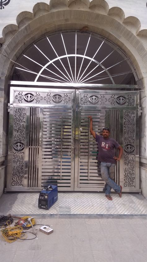 Gate of Gurudwara City Ss Gate, Abhishek Kumar, Balcony Glass Design, Main Gates, Steel Railing Design, Stainless Steel Gate, Home Gate Design, Gates Design, House Main Gates Design