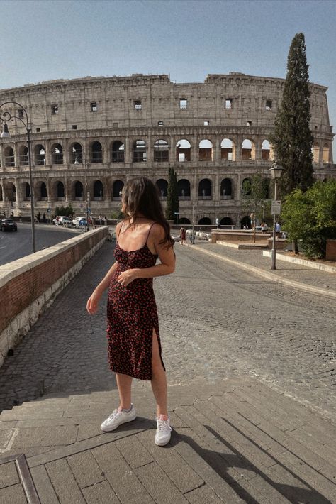 European summer outfit ideas I wore while in Italy and France. These throw on dresses were great to wear with sneakers for when we were exploring town. Midi Dress Outfit, Petite Midi Dress, European Summer Outfits, Italy Summer, Italy Outfits, Euro Summer, Summer Outfit Ideas, European Summer, Summer Outfit