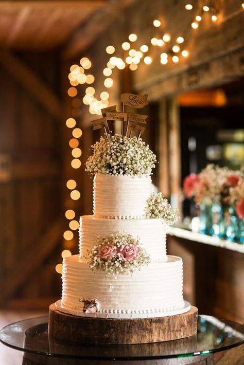 100+ rustic wedding ideas--rustic wedding cake with blush flowers and baby breath cake toppers, fall weddings, wedding reception ideas, spring weddings Vesna Wedding, Shabby Chic Wedding Cake, Chic Wedding Cake, Barn Wedding Cakes, Wedding Cake With Flowers, Vintage Pasta, Cake With Flowers, Styl Shabby Chic, Rustic Wedding Decorations